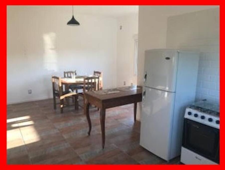 Comoda Casa Con Jardin En Колонія-дель-Сакраменто Екстер'єр фото