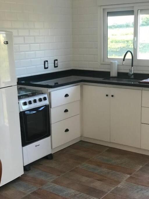Comoda Casa Con Jardin En Колонія-дель-Сакраменто Екстер'єр фото