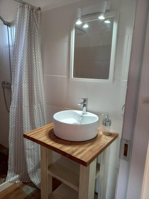 Comoda Casa Con Jardin En Колонія-дель-Сакраменто Екстер'єр фото